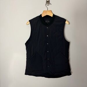 Wings + Horns Quilted Vest Black Sleeveless Snap front Size Large K